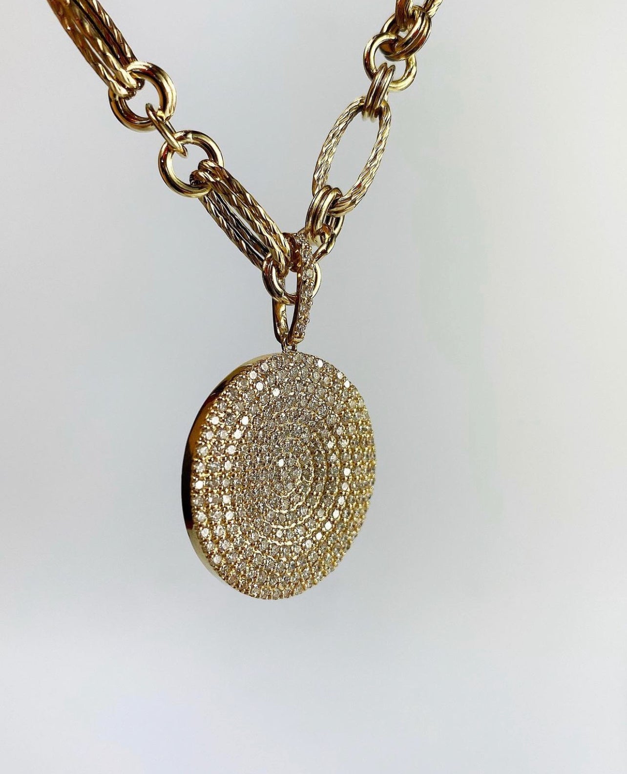 Ways to decide which pendant to buy